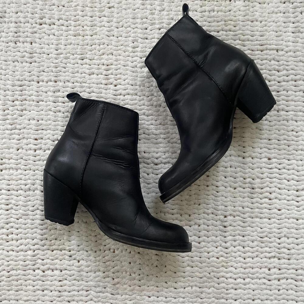 Acne Studios Women's Black Leather Pistol Boots - Size 36
